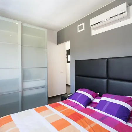 Villa Lloret: Beachside Retreat With Private Pool And Garden Lloret de Mar